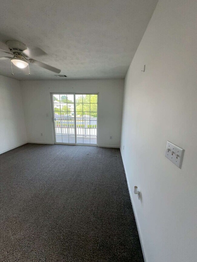 Foto del edificio - "2-Bed, 2-Bath Gem with Spacious 904 Sq Ft...