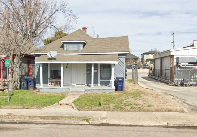 Primary Photo - 1123 Linwood Blvd