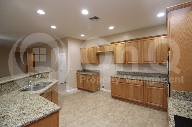 Foto del edificio - 3951 E Ravenswood Dr