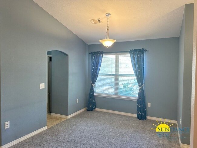 Building Photo - Great 3 Bedroom Home in Navarre
