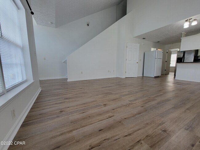 Building Photo - 109 White Cap Way