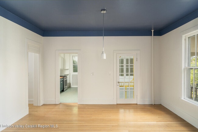 Building Photo - 267 Main St