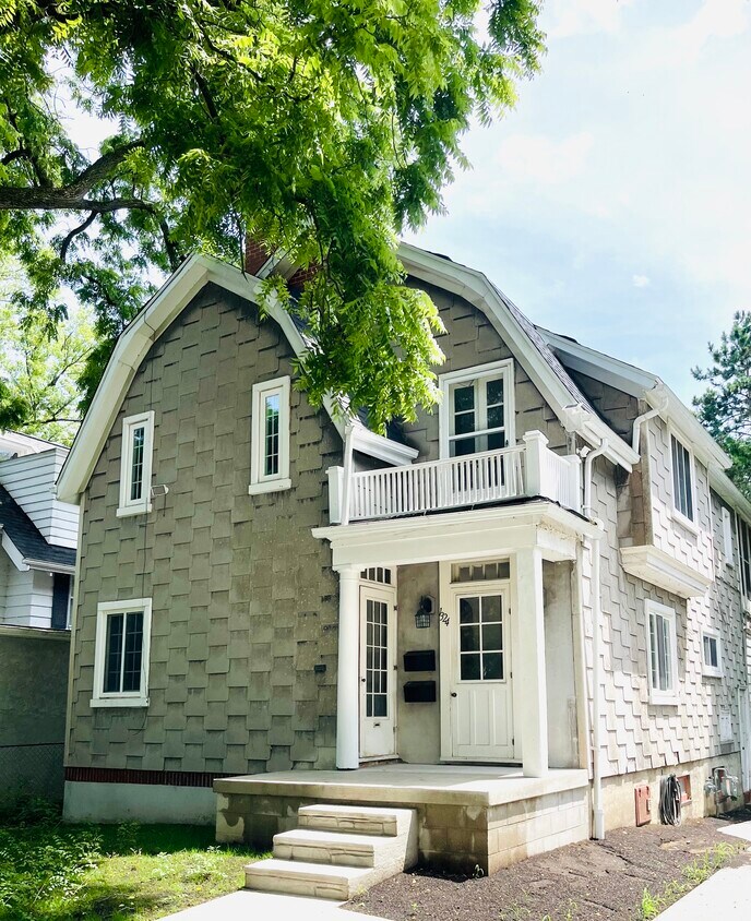 Exterior - 1324 Wells St