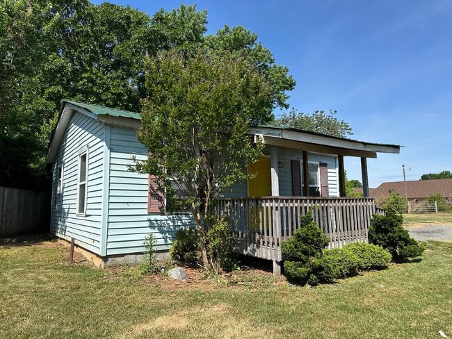 Building Photo - 4499 Hickory Nut Ridge Rd
