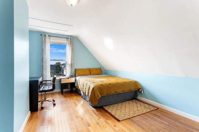 Dormitorio 2` - 17 Autumn St