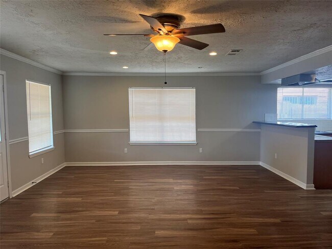 Building Photo - 9515 Sutter Park Ln