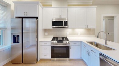 Building Photo - 83 Windsor St