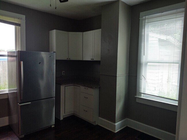 Building Photo - 2358 Hoge Ave