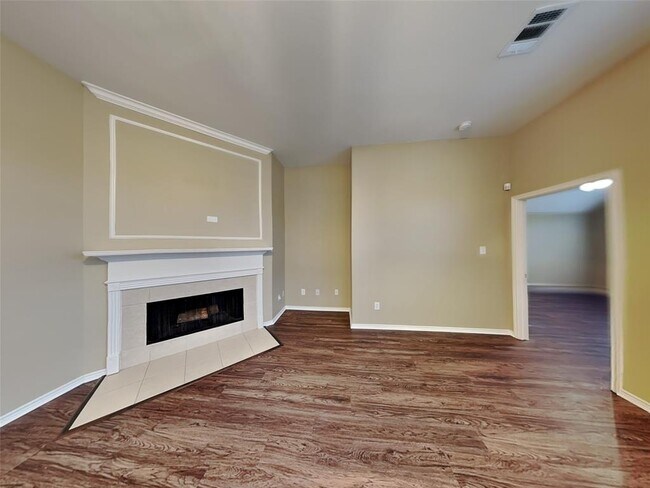 Building Photo - 1451 Sand Lake Ln