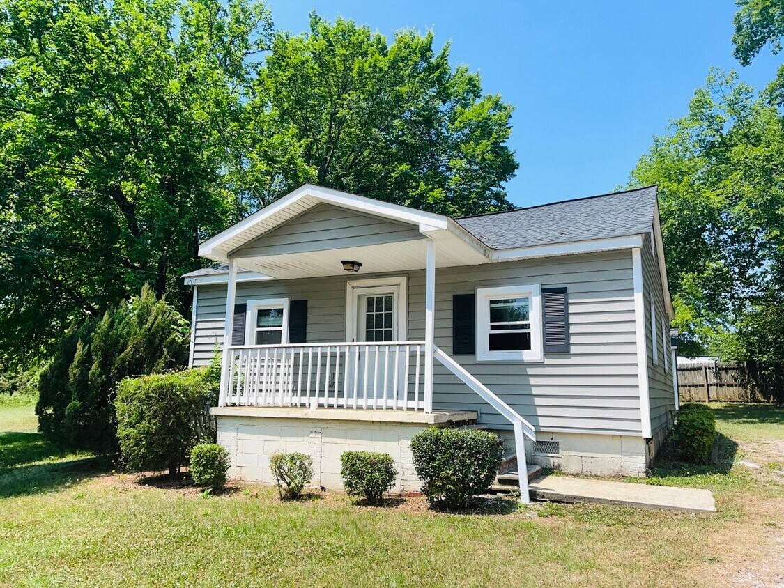 Primary Photo - ***MOVE IN SPECIAL - $500 OFF 1ST MONTHS R...