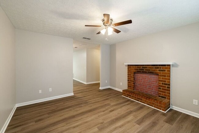 Building Photo - 110 Upland Ct