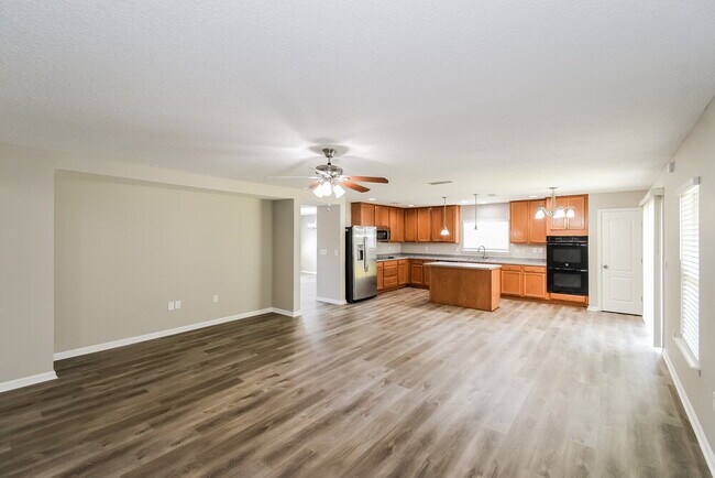 Building Photo - 76309 Deerwood Dr