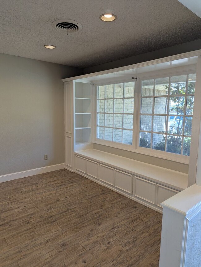 Building Photo - 6108 Nashville Ave