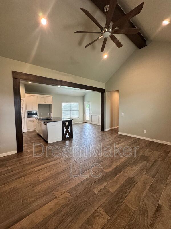 Foto del edificio - 5357 Red Maple Ave