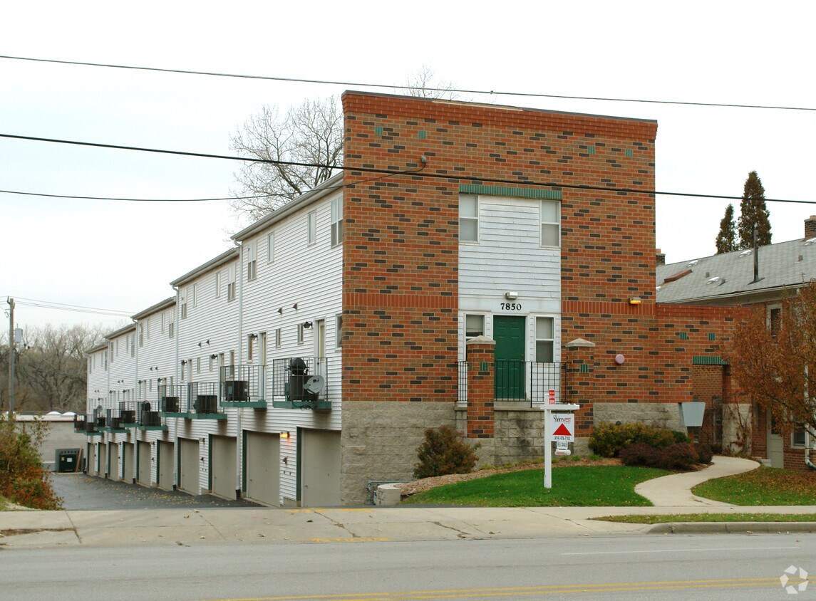 Primary Photo - 7850 W Harwood Ave