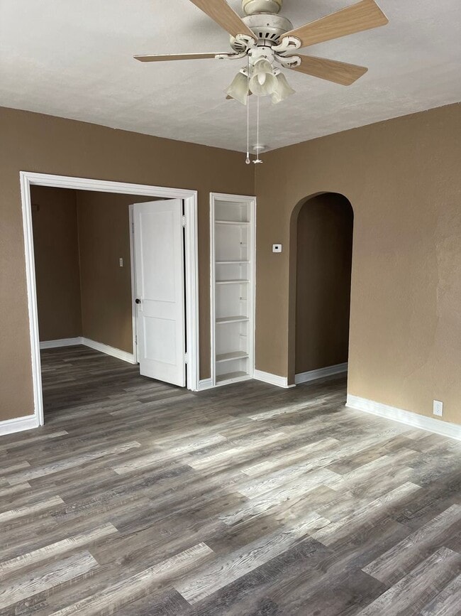 Building Photo - 3 Bedroom 1 bath home