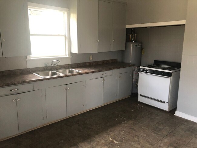 Foto del edificio - MUST SEE GARAGE APARTMENT