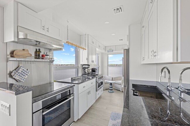 Foto del edificio - 3230 S Ocean Blvd