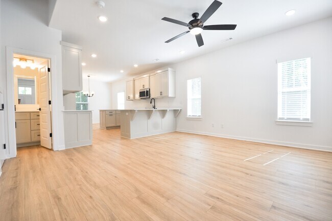 Building Photo - 1528 Sligo St