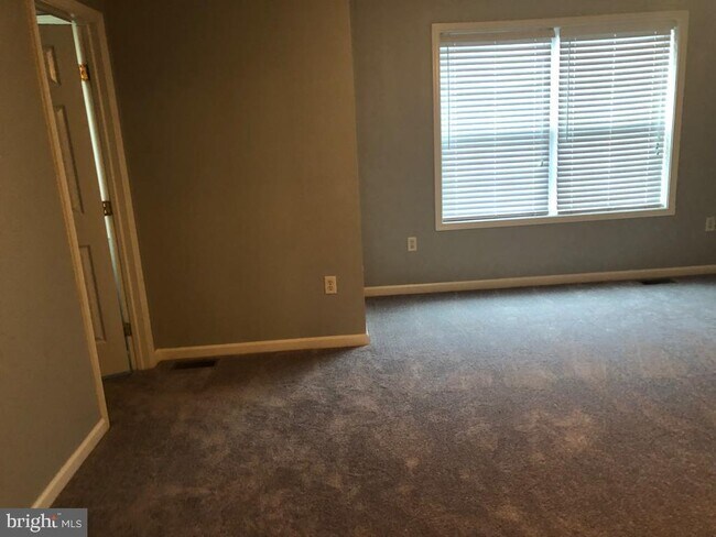 Building Photo - 432 Maywood Court