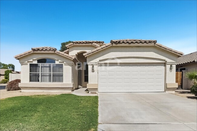 Building Photo - 12830 W Granada Rd