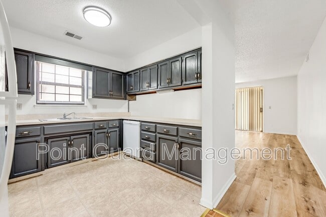Building Photo - 7105 N Chas Dr