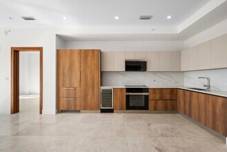 Building Photo - 701 Valencia