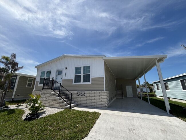Foto del edificio - 5647 Blue Harbor Dr