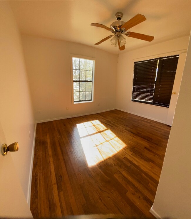 Building Photo - 108 Lakeview St