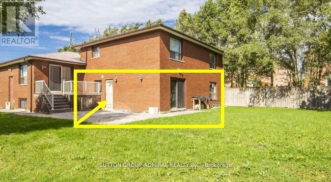 Building Photo - 7887 Dufferin St