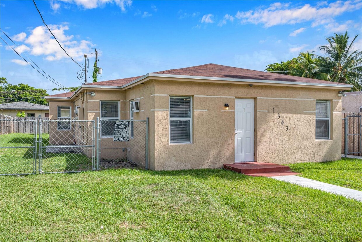 Foto principal - 1343 NE 110th Terrace