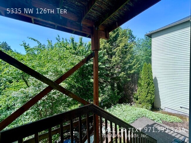 Foto del edificio - 5335 NW 126th Terrace