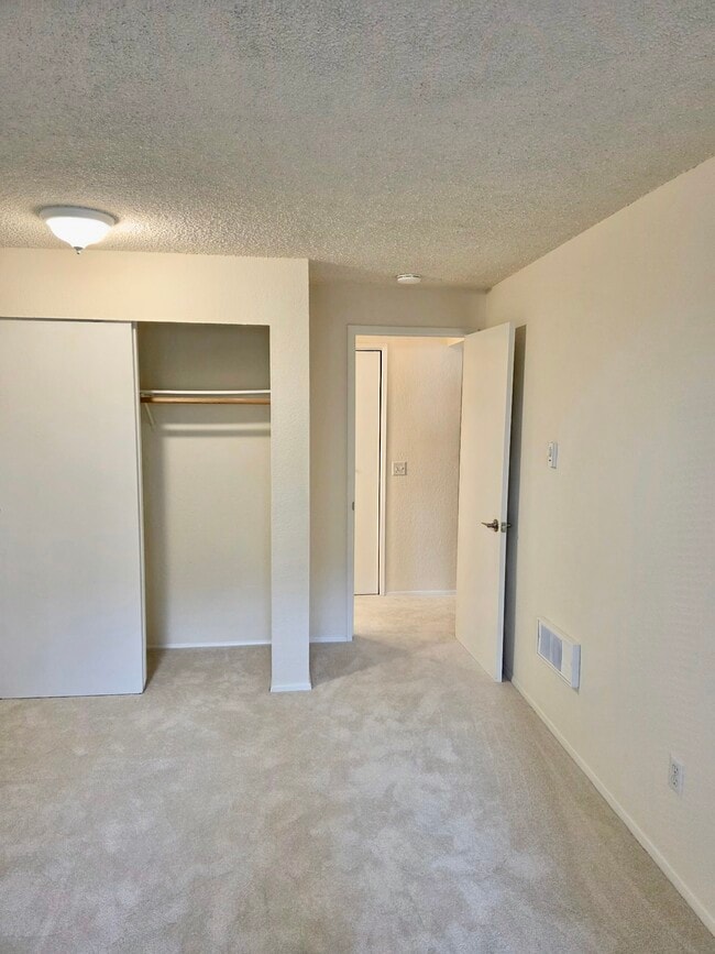 Building Photo - 8911 Holly Dr