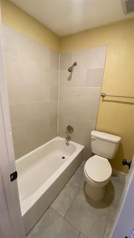 Foto del edificio - 524 Towne House Ln