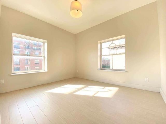 Building Photo - 2 bedroom in NEW YORK NY 10030