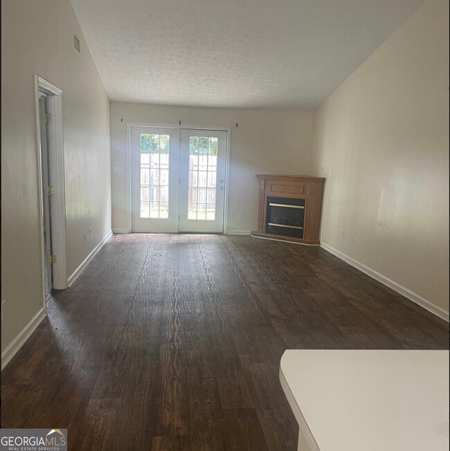 Building Photo - 105 Clara Jean Ct