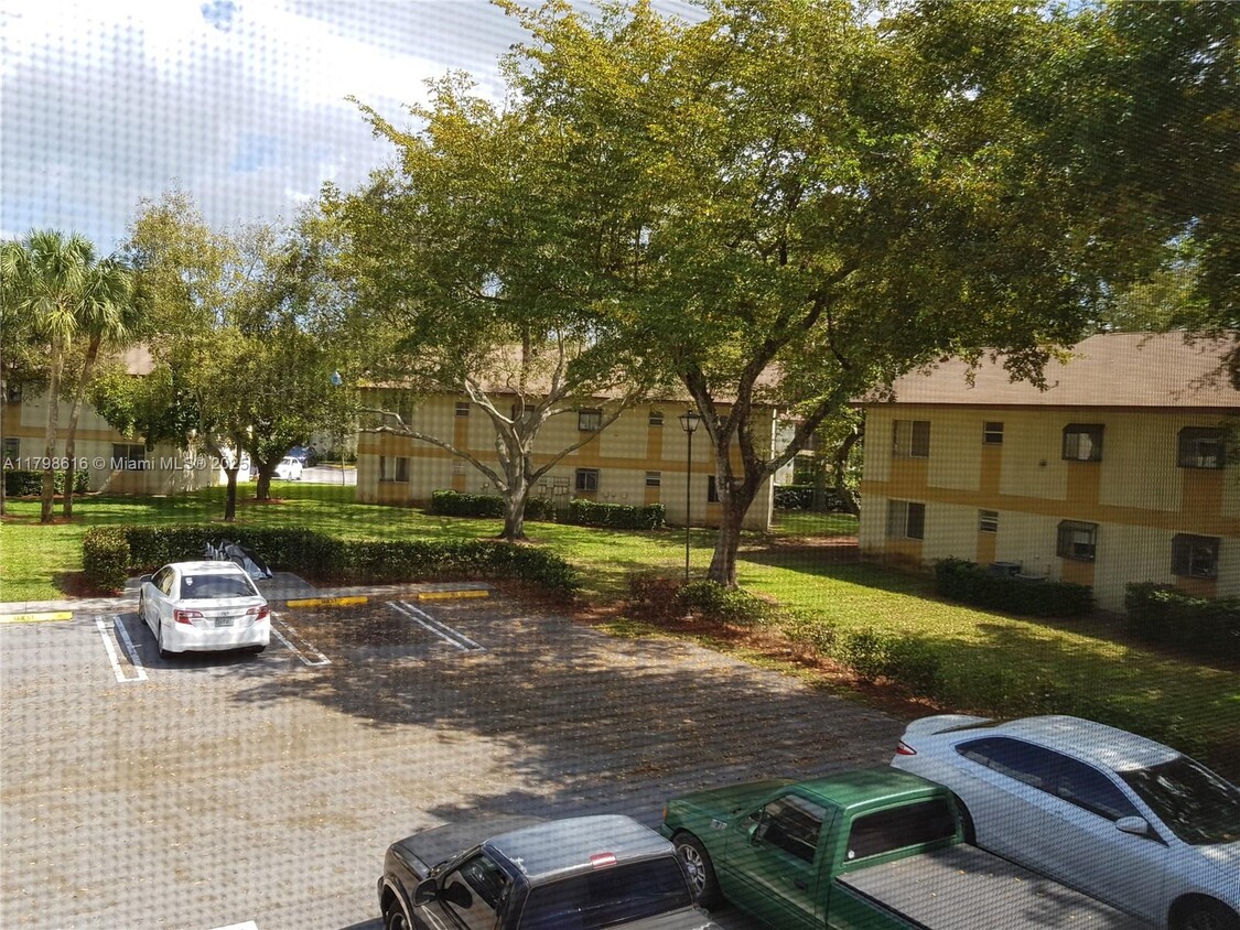 Primary Photo - 509 Gardens Dr