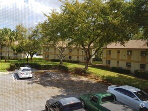 Building Photo - 509 Gardens Dr