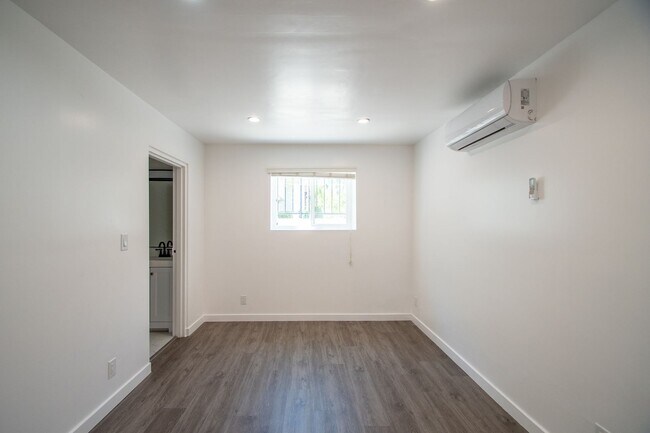 Foto del edificio - 5340 Whitsett Ave