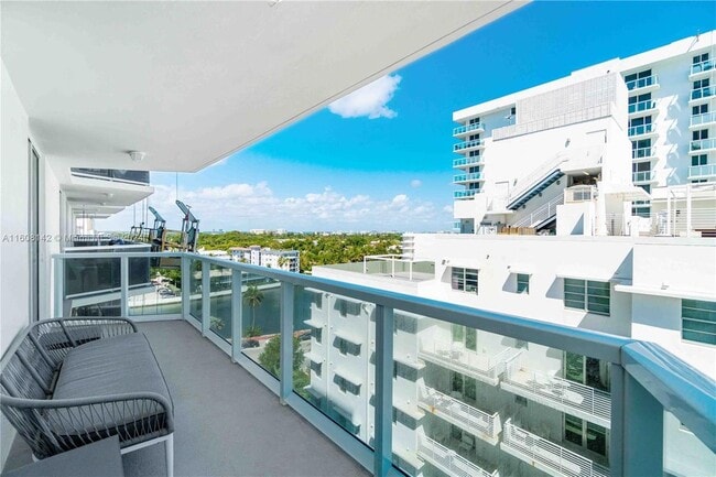 Foto del edificio - 2401 Collins Ave
