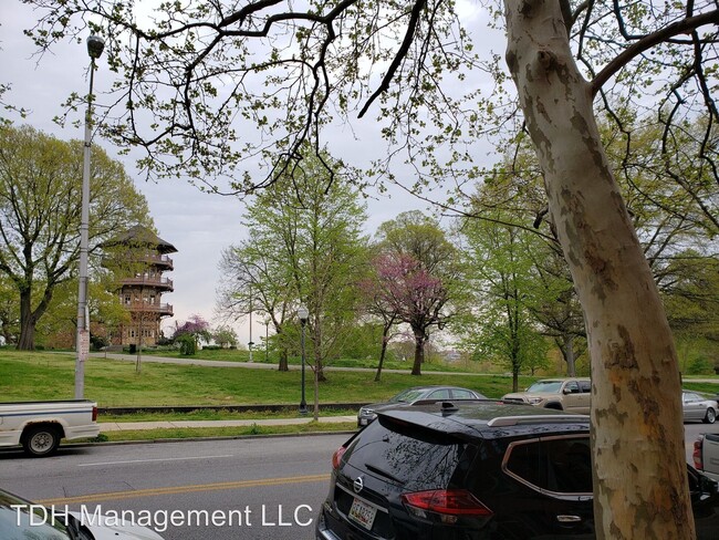 Foto del edificio - 122 S Patterson Park Ave