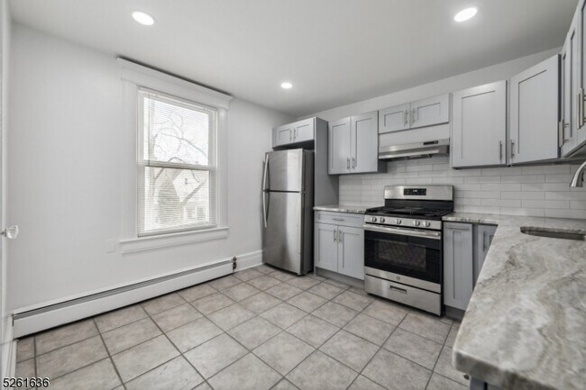 Foto del edificio - 18 Hillside Ave