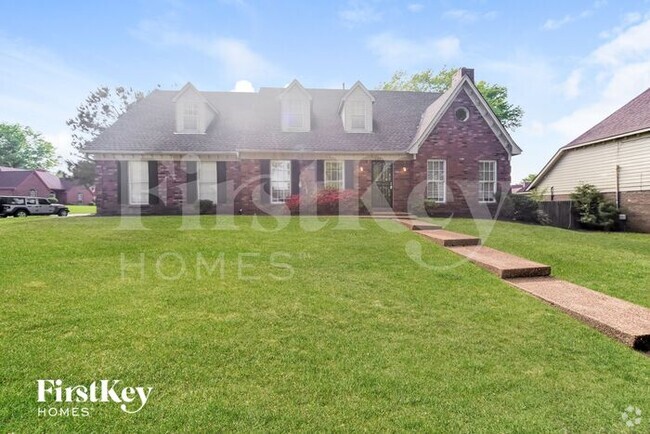 Building Photo - 5393 Lake Village Dr