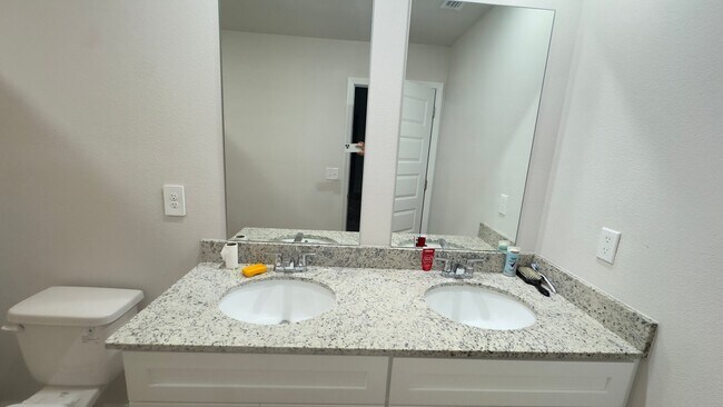 Foto del edificio - 4344 Knollwood Cir