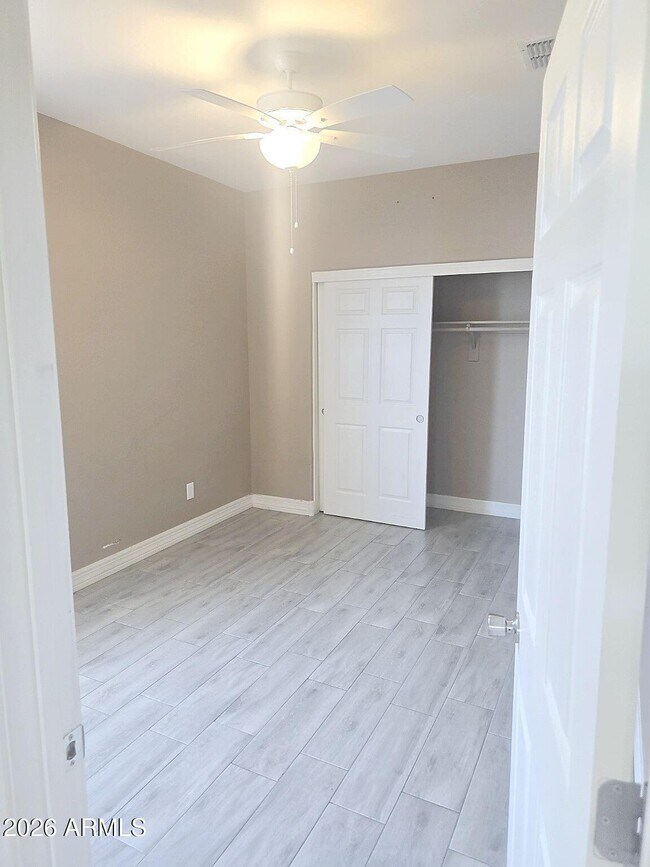 Foto del edificio - 16792 W Gwen St.