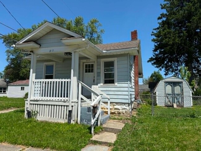 Building Photo - 2117 Eckart St
