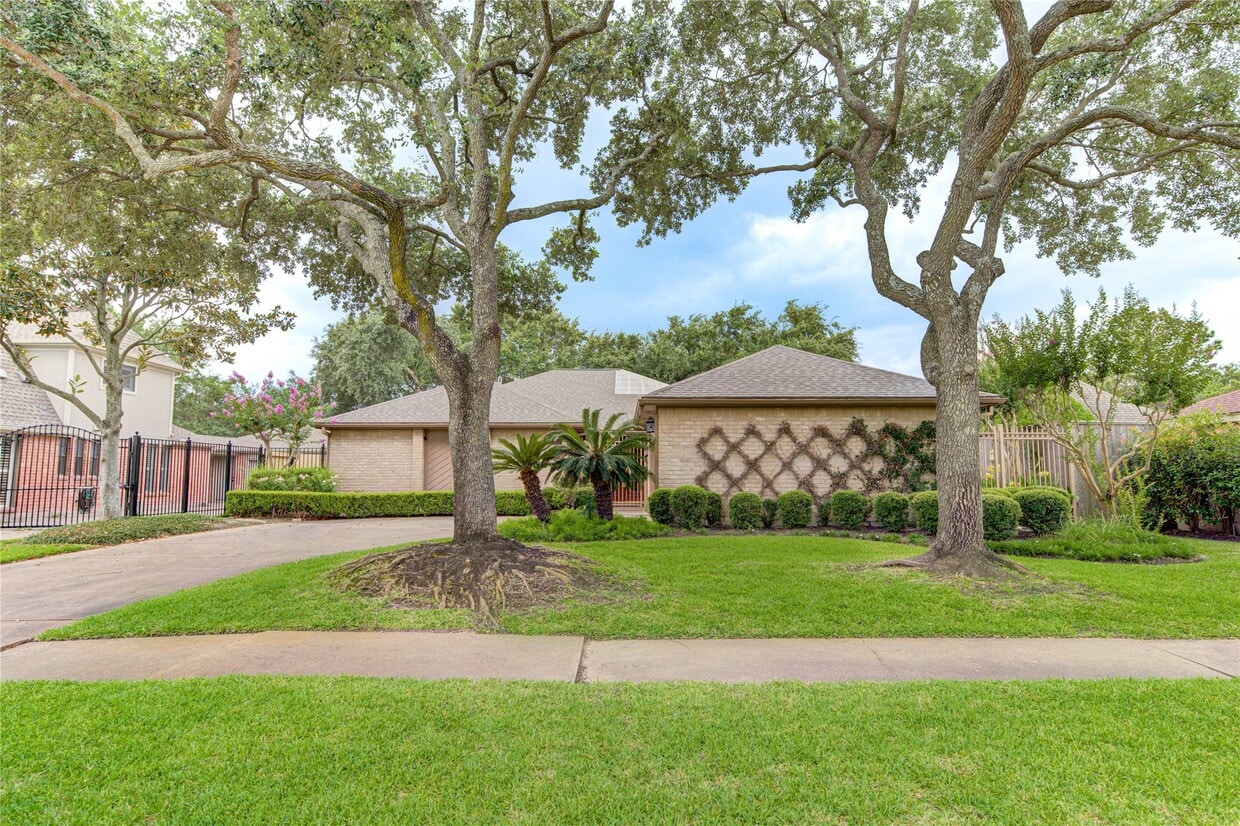 Primary Photo - 12307 Rocky Knoll Dr