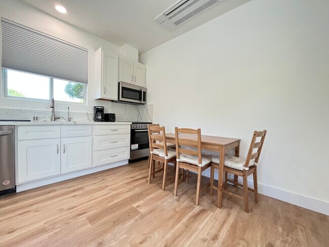 Dining and kitchen - 2496 Villanova Rd