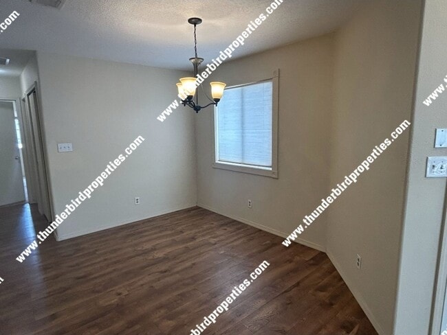 Building Photo - Gated Community available NOW!