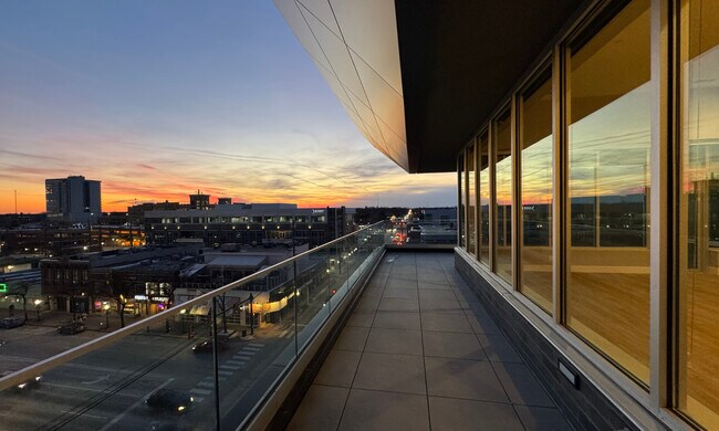 Foto del edificio - Main Living Apartments